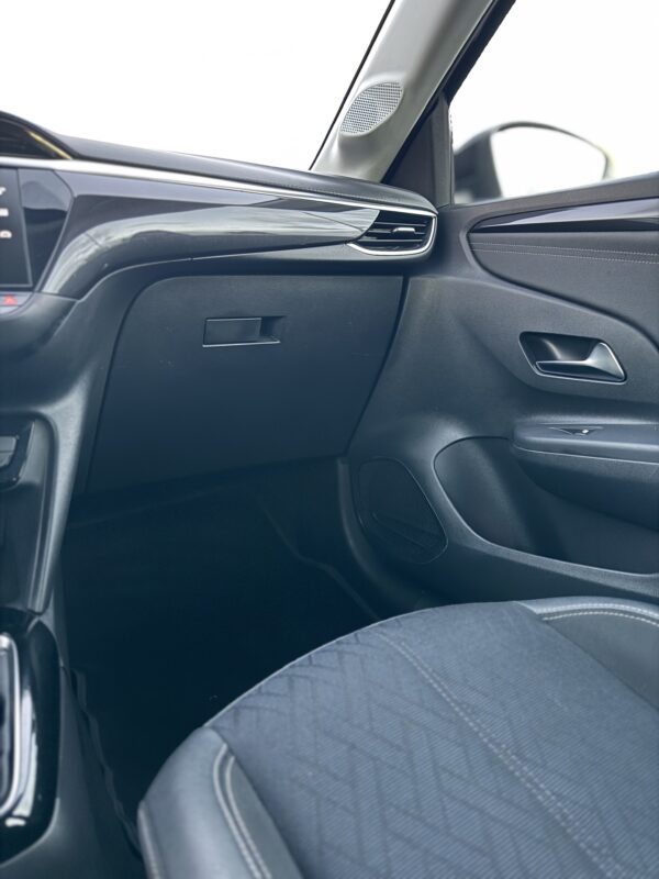 Opel Corsa 1.2 Elegance - immagine 10