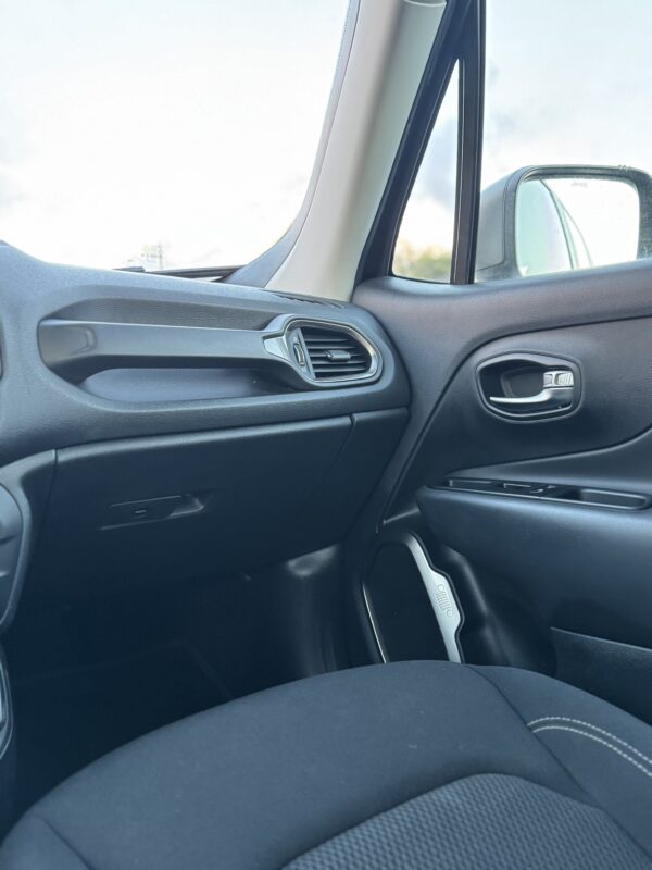 Jeep Renegade 1.6 Mjt 130 CV Limited - immagine 8