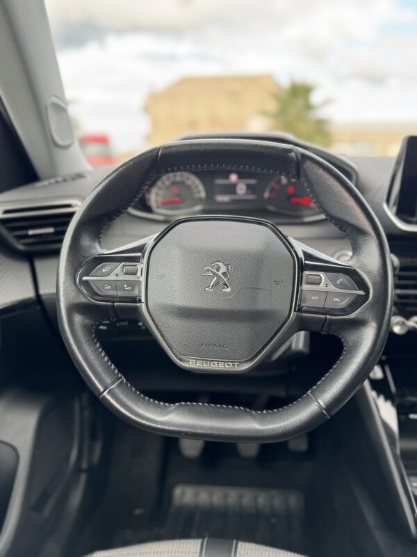 Peugeot 2008 PureTech 100 S&S Allure - immagine 13