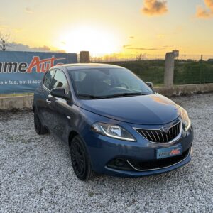 Lancia Ypsilon 1.0 FireFly 5 porte S&S Hybrid Ecochic Silver