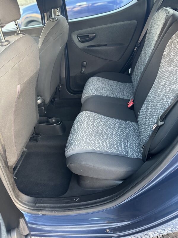 Lancia Ypsilon 1.0 FireFly 5 porte S&S Hybrid Ecochic Silver - immagine 7