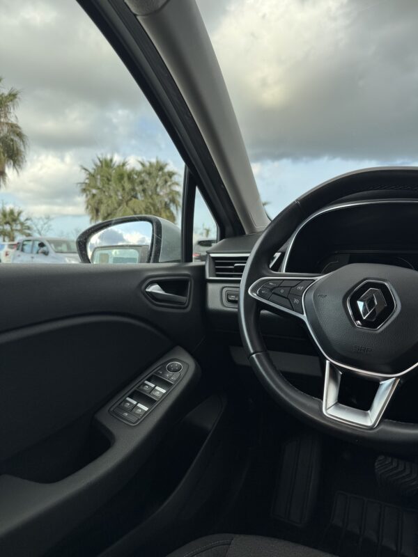 Renault Clio Hybrid E-Tech 140 CV 5 porte Zen - immagine 9