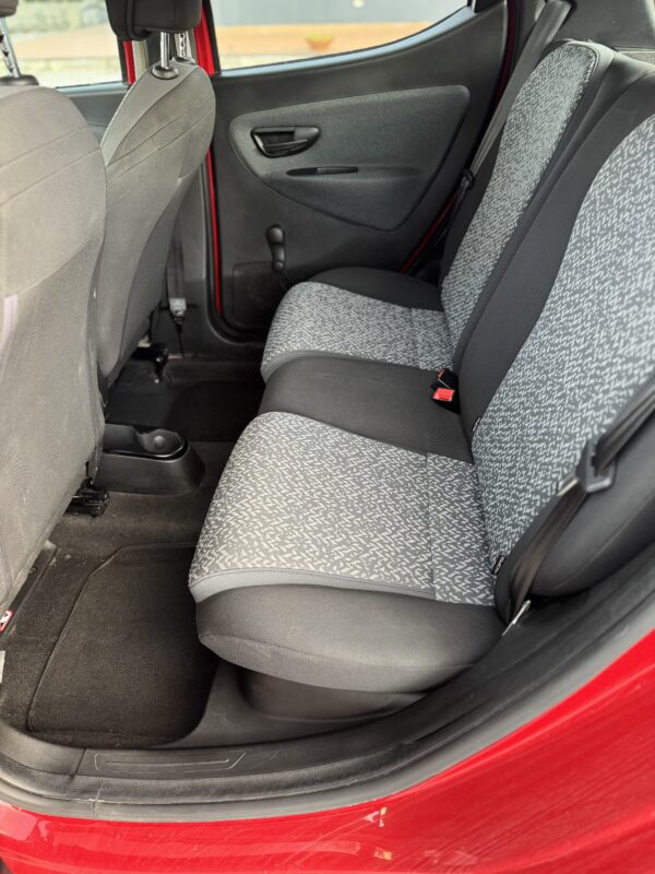 Lancia Ypsilon 1.0 FireFly 5 porte S&S Hybrid Ecochic Silver - immagine 7