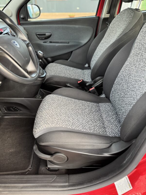 Lancia Ypsilon 1.0 FireFly 5 porte S&S Hybrid Ecochic Silver - immagine 6